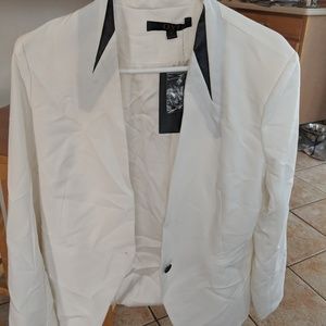 Beautifil white blazer
